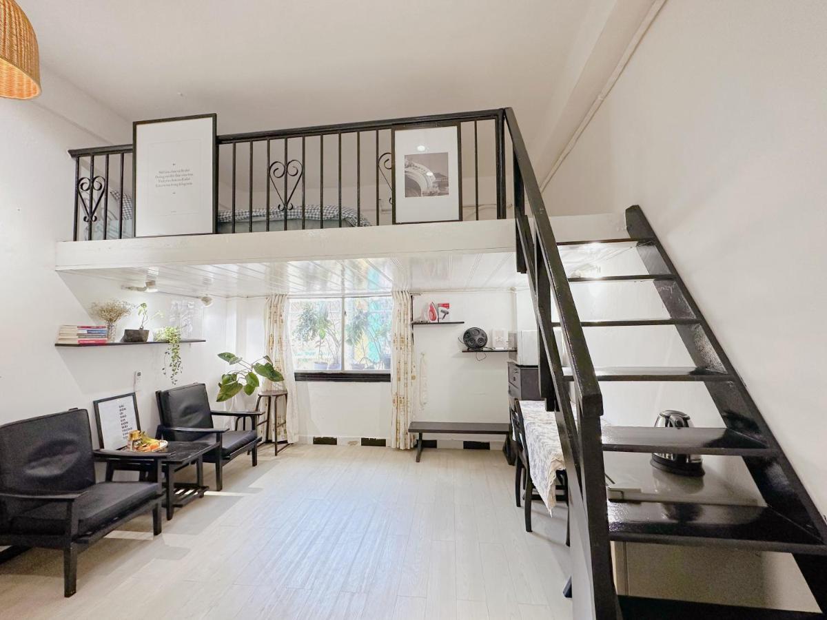 Black And White Dist 1 Apartamento *